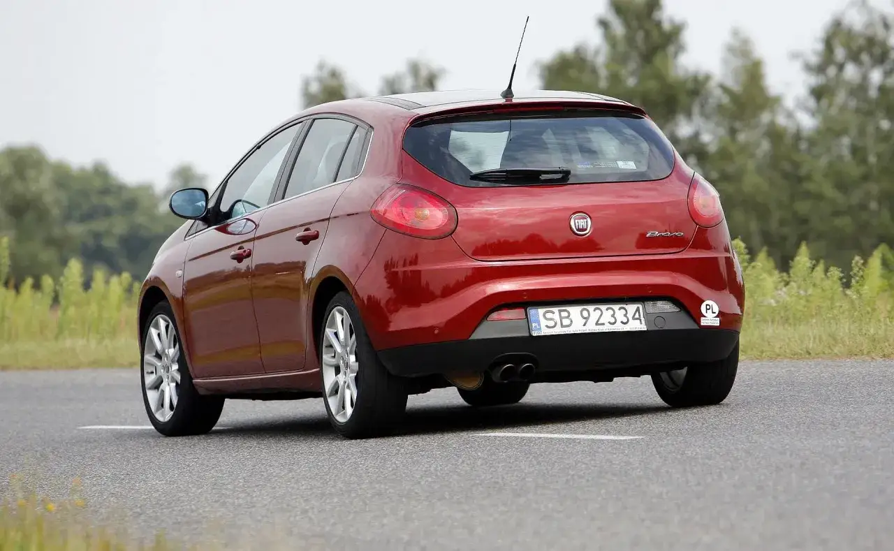 Fiat Bravo II prz&oacute;d tył