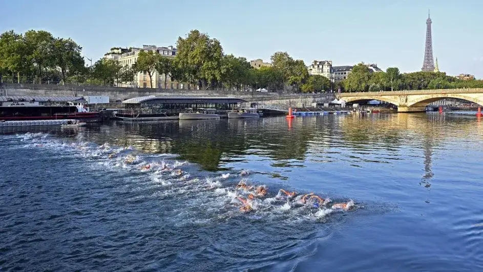 Zdjęcie Sekwana - rzeka nad którą leży Paryż i jej niezwykłe znaczenie