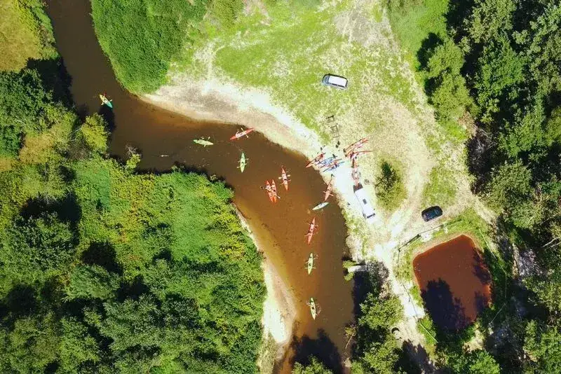 Zdjęcie Spływ kajakowy Skwierzyna - odkryj piękno rzeki Obry i jej trasy