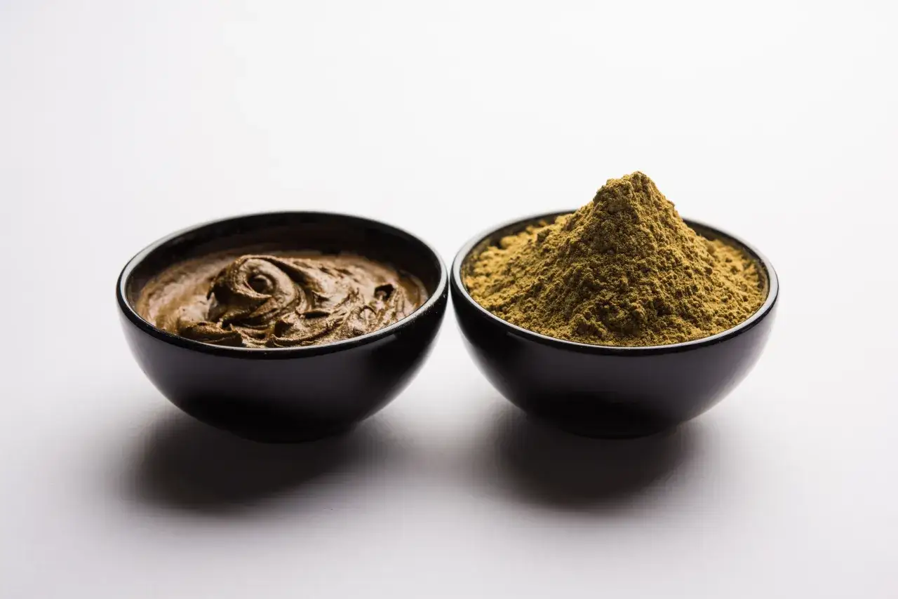 Rodzaje henny proszek i liście