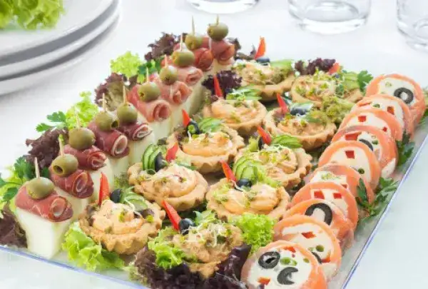 catering na imprezę 40 osób koszt
