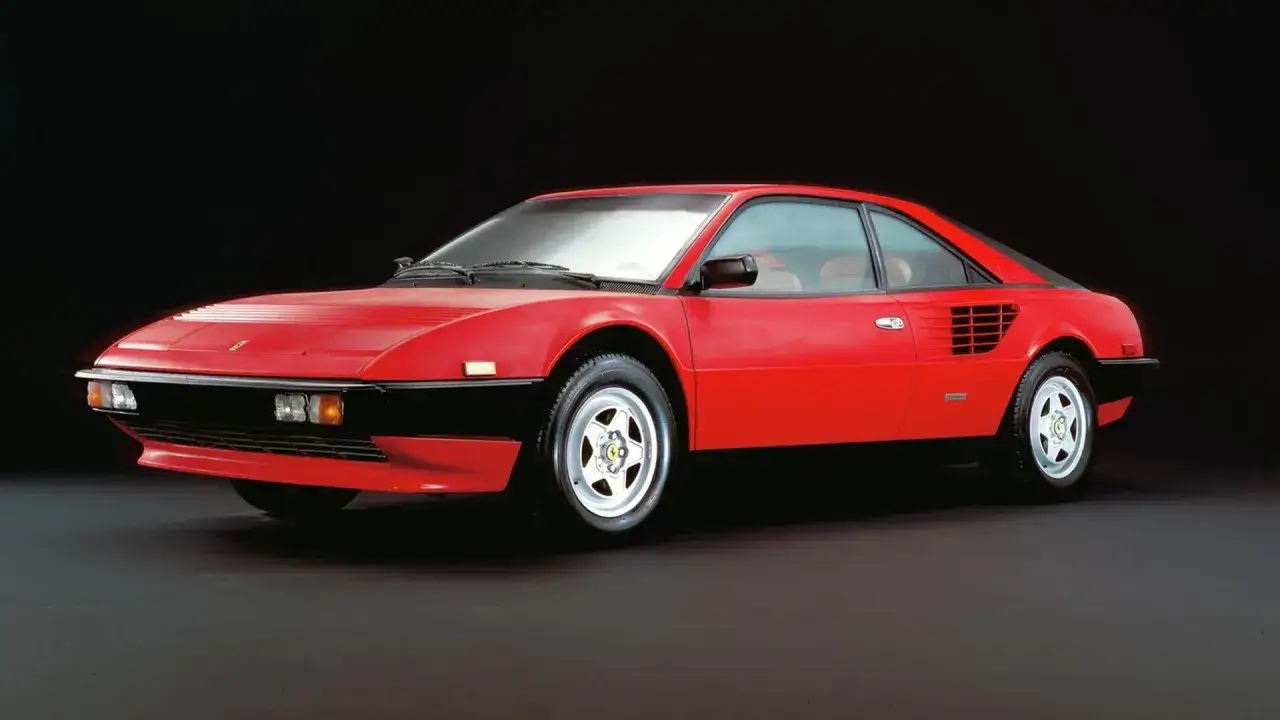 Ferrari Mondial Quattrovalvole z otwartymi światłami