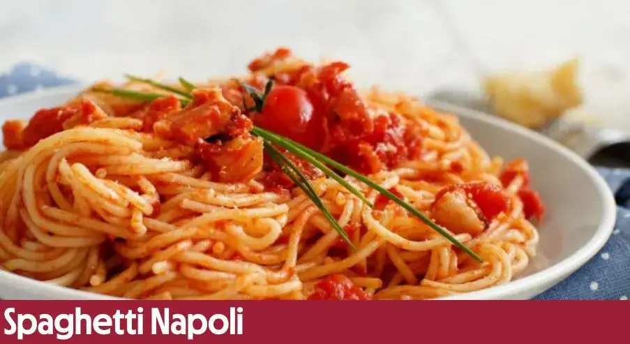 Składniki na Spaghetti Napoli, świeże pomidory, bazylia, makaron