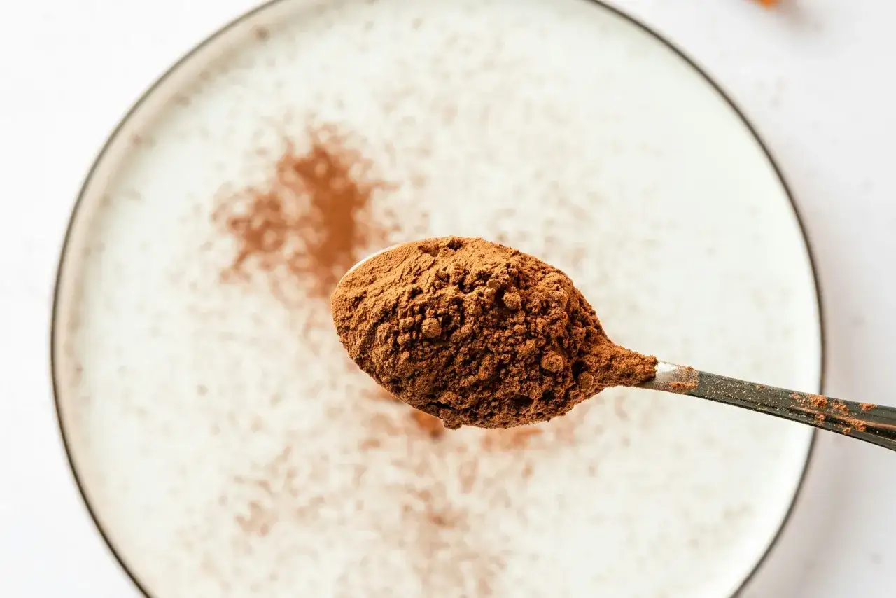 Por&oacute;wnanie kakao naturalnego i holenderskiego