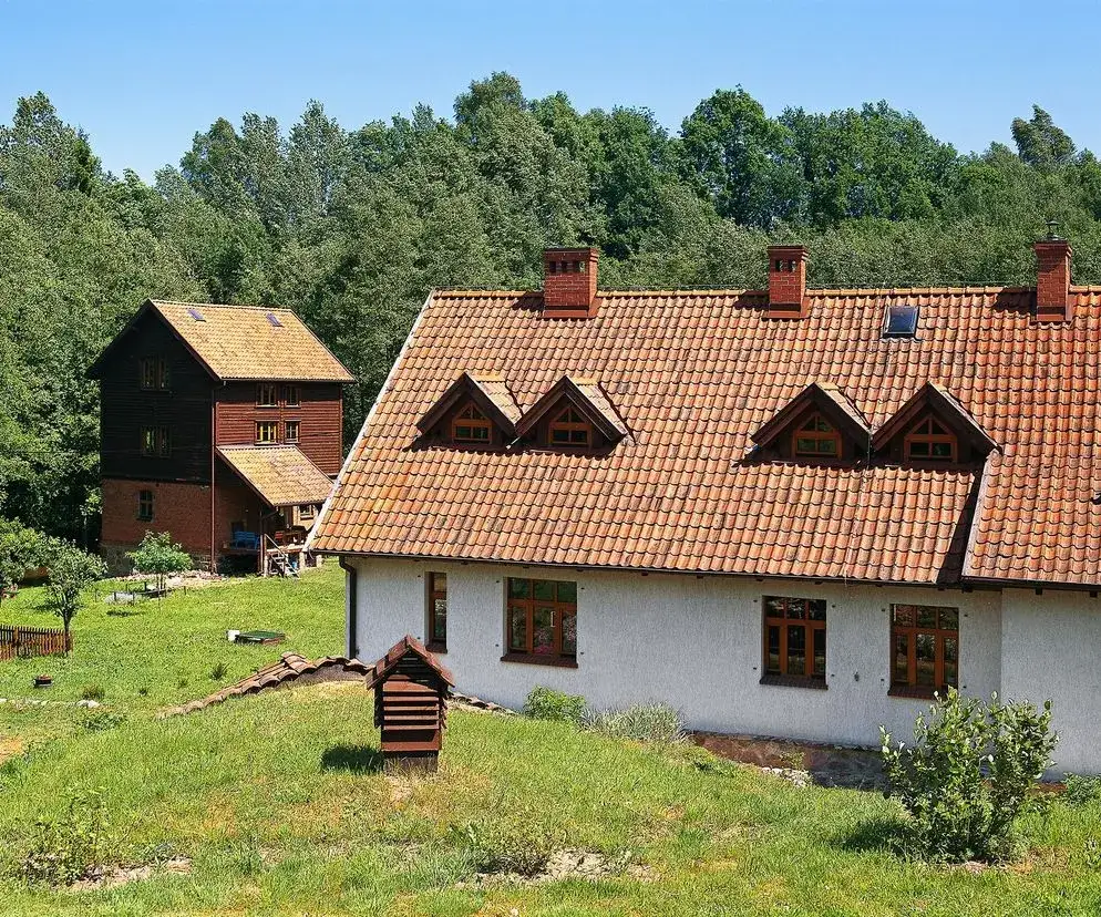 Zdjęcie Ile naprawdę kosztuje budowa dachu dwuspadowego? Sprawdź, jak uniknąć nadpłat!