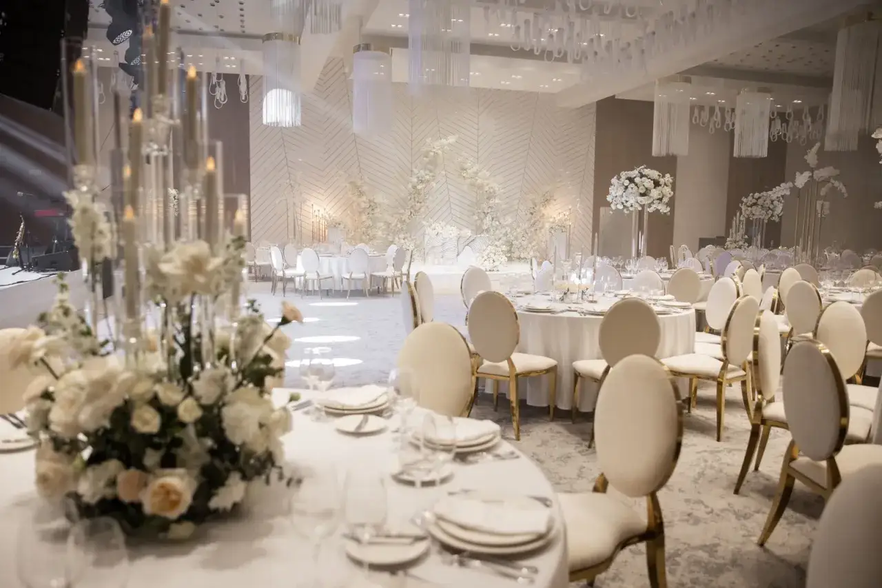 wystawne przyjęcie weselne w pałacu