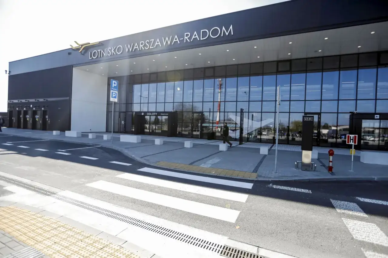 Lotnisko Radom siatka połączeń mapa