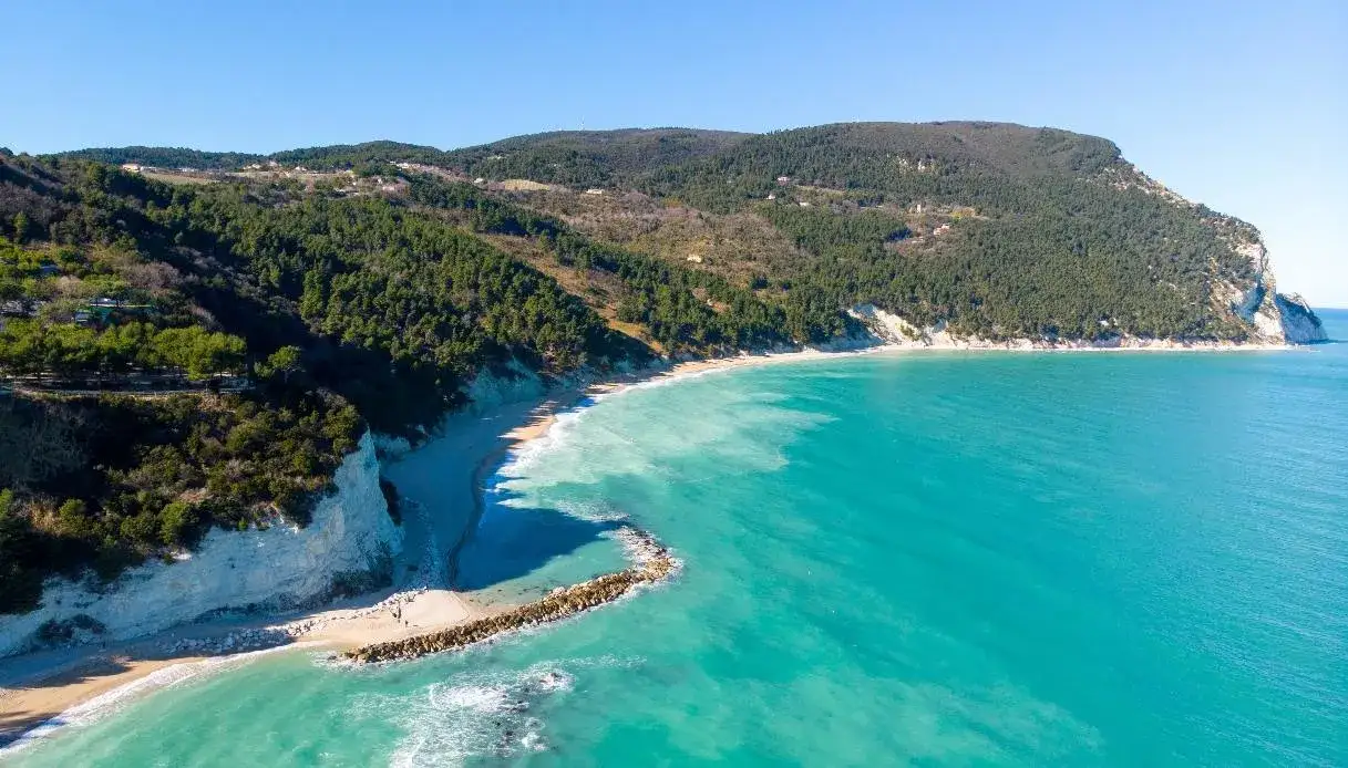 Spiagge selvagge Conero low cost