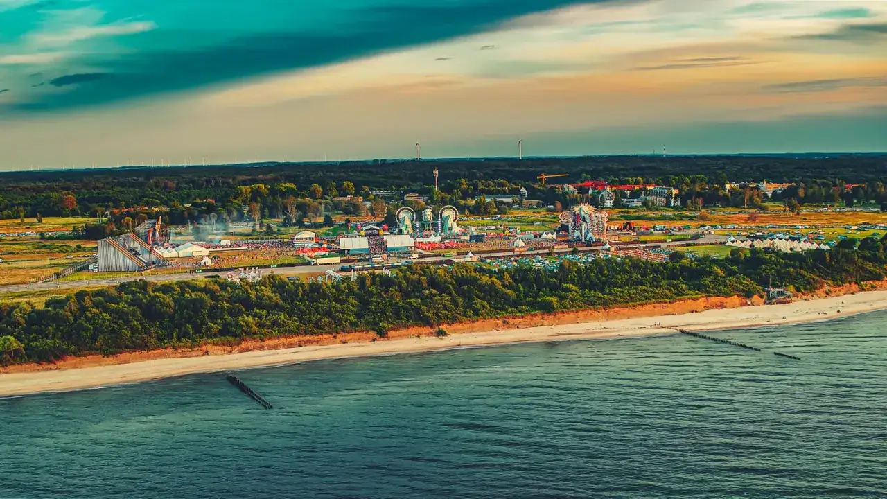 Park Nadmorski Kołobrzeg Mesko droga na plażę