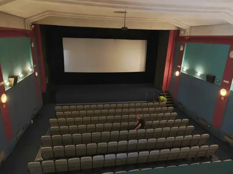 Kino Wybrzeże Kołobrzeg wnętrze sala kinowa