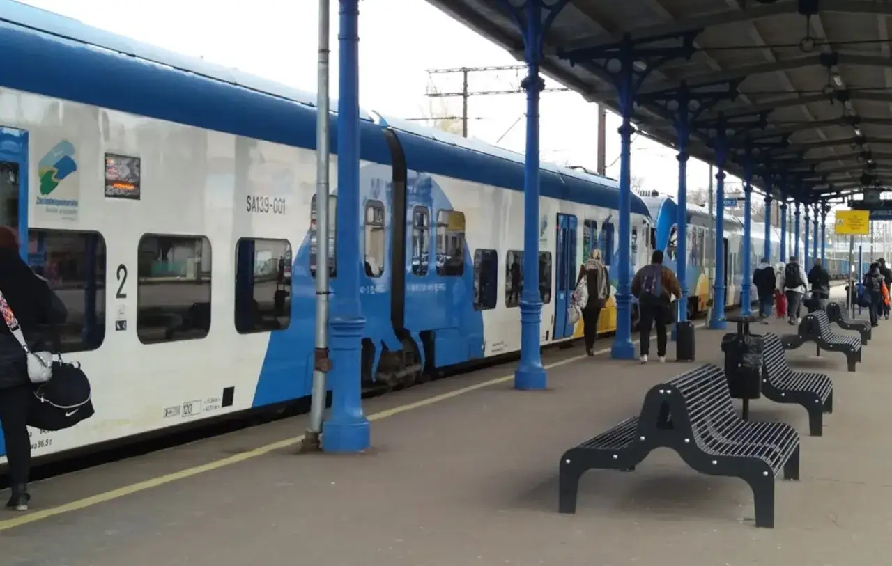 Zdjęcie Jakie pociągi jeżdżą do Kołobrzegu? Ceny biletów i rozkład jazdy