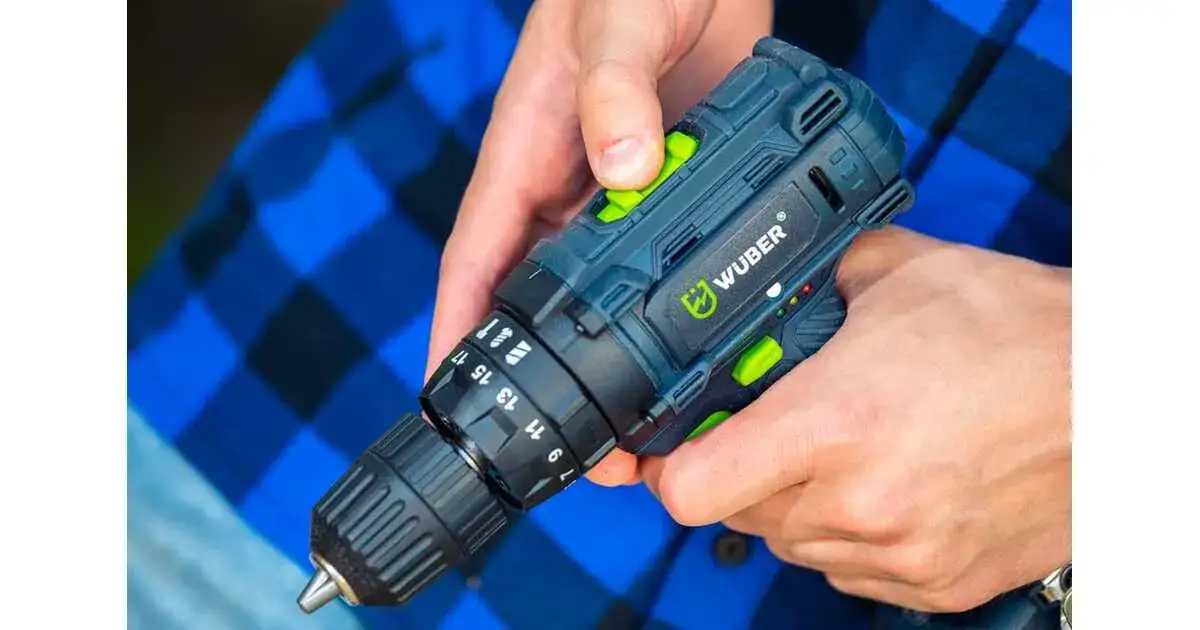 Zdjęcie Jak wyciągnąć wiertło z wkrętarki: proste kroki, aby uniknąć frustracji