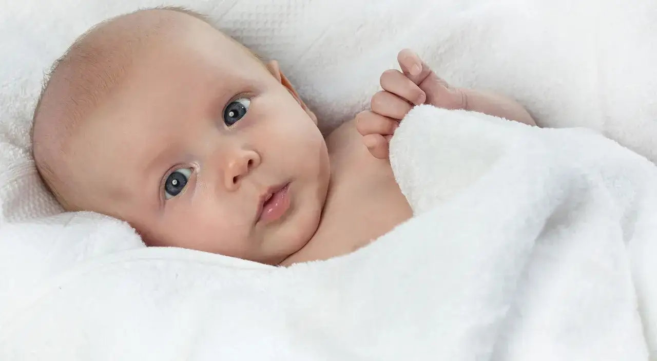 Zdjęcie Jak widzi dziecko w 2 miesiącu? Zaskakujące zmiany w rozwoju wzroku