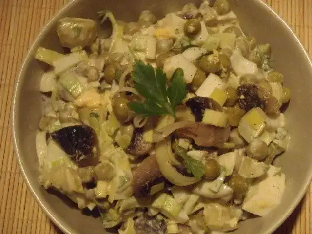 Zdjęcie Jak gotować pieczarki do sałatki, aby były pyszne i chrupiące