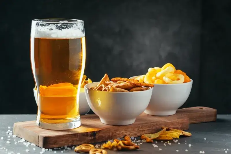 Zdjęcie Ile kalorii ma piwo Lech? Sprawdź, ile naprawdę zawiera kcal