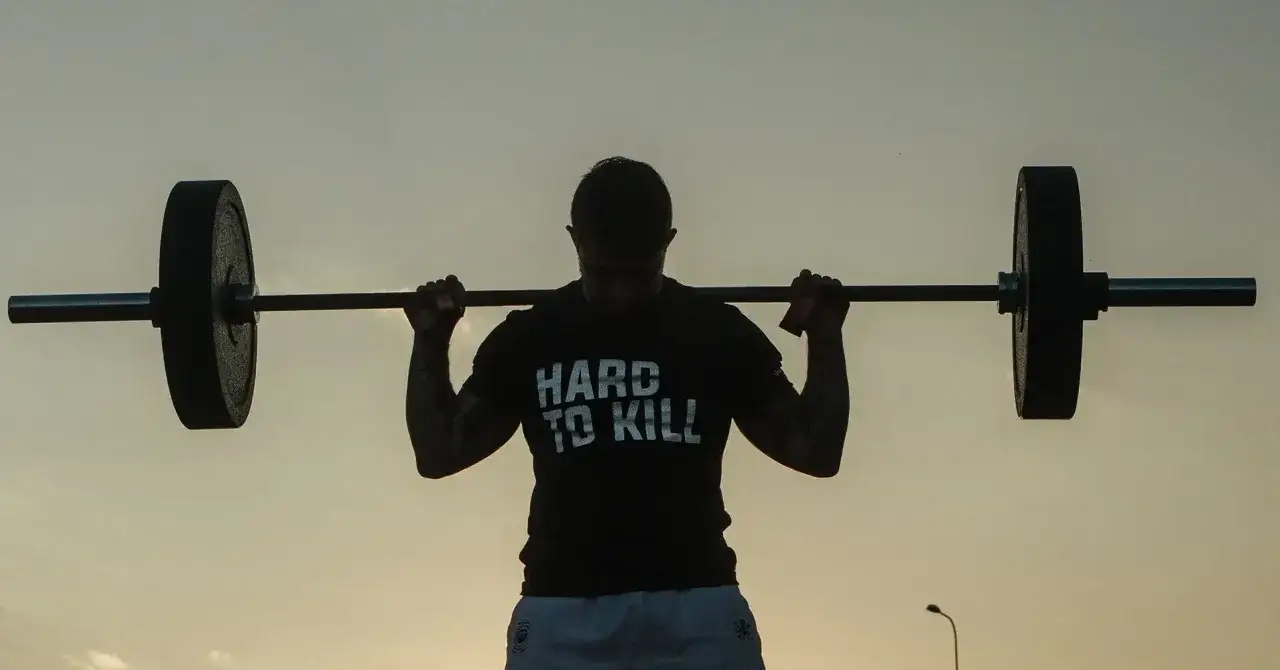 Zdjęcie Ile powinien trwać trening siłowy na redukcji? Kluczowe wskazówki dla skutecznych efektów