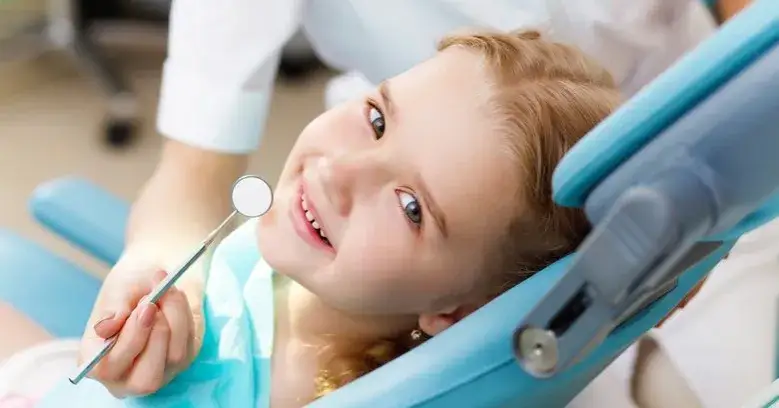 Zdjęcie Kiedy z dzieckiem do dentysty? Kluczowe informacje, które musisz znać