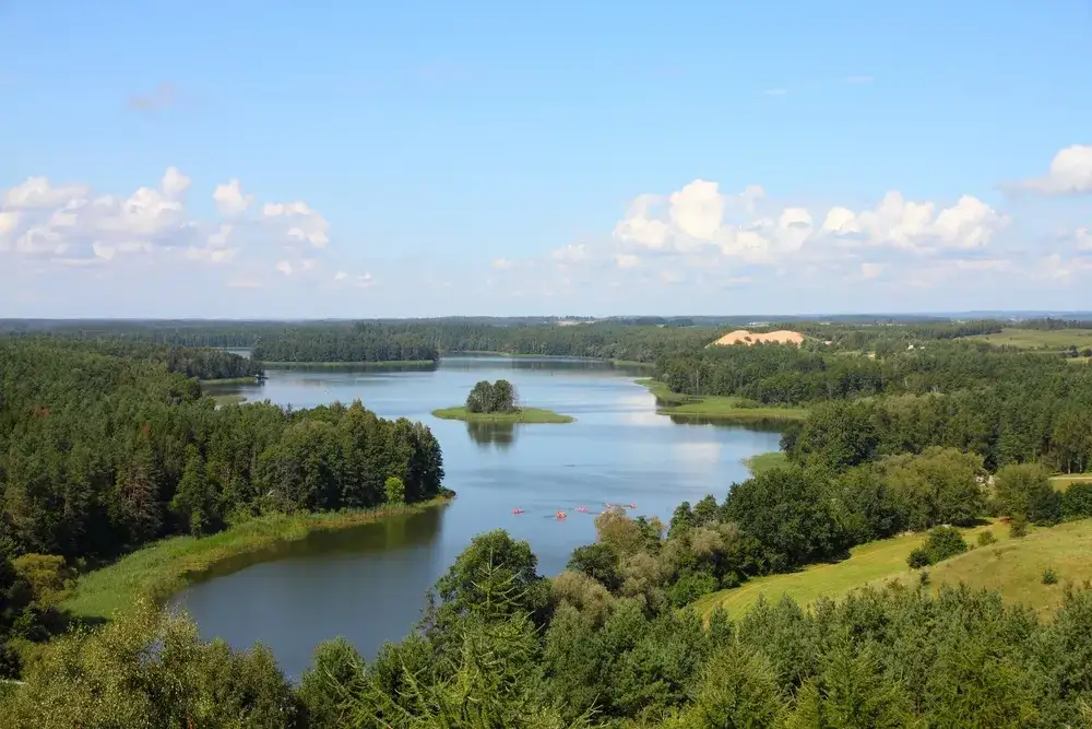 Zdjęcie Gdzie leżą Mazury? Odkryj tajemnice tego pięknego regionu Polski