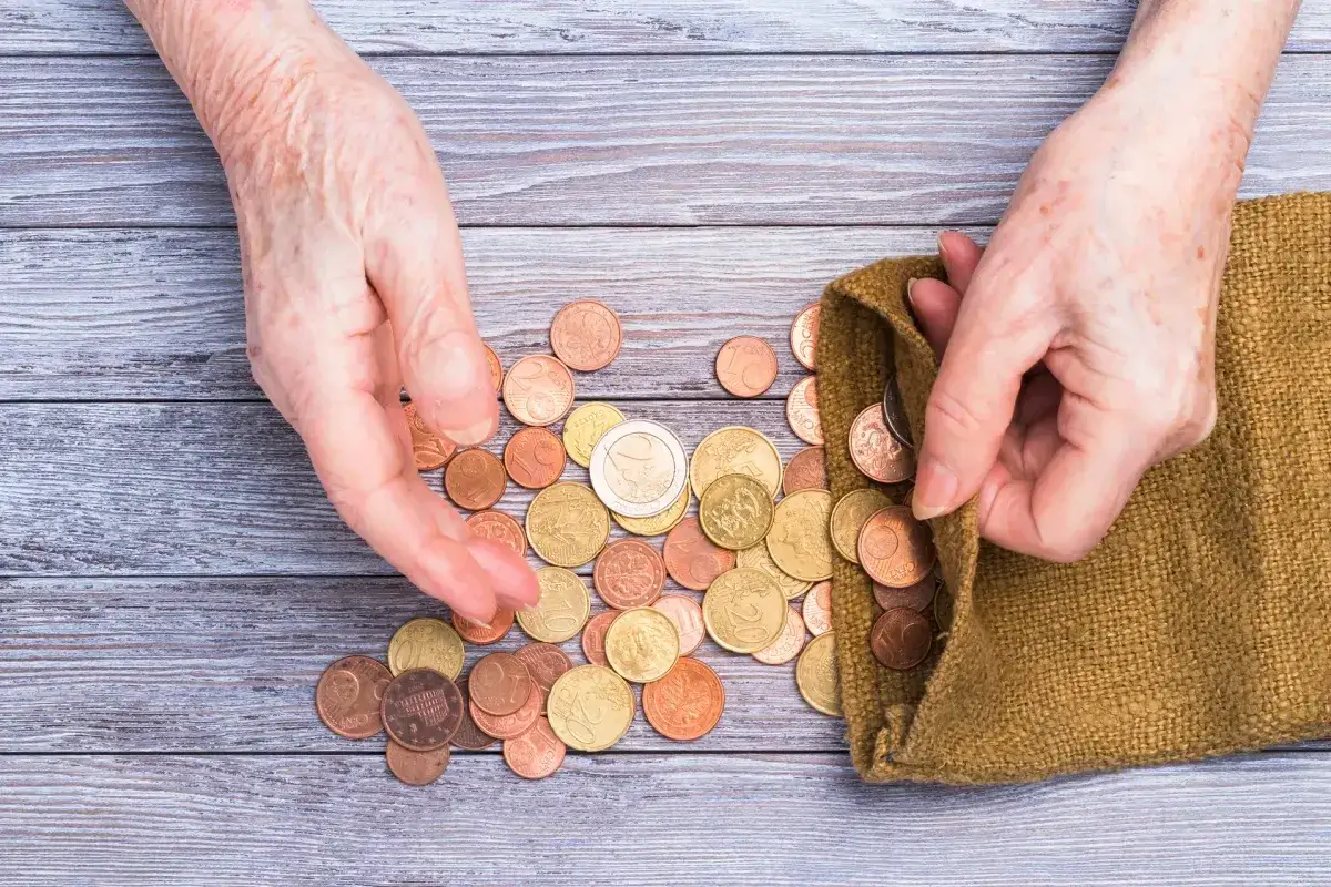 Zdjęcie Ile wynosi zasiłek pielęgnacyjny na dziecko? Sprawdź, co musisz wiedzieć