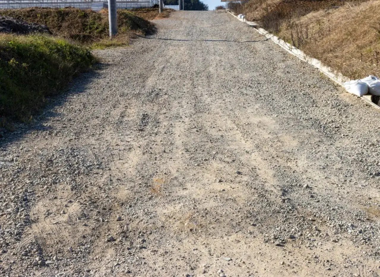 Zdjęcie Czym utwardzić podjazd: najlepsze materiały i ich wady