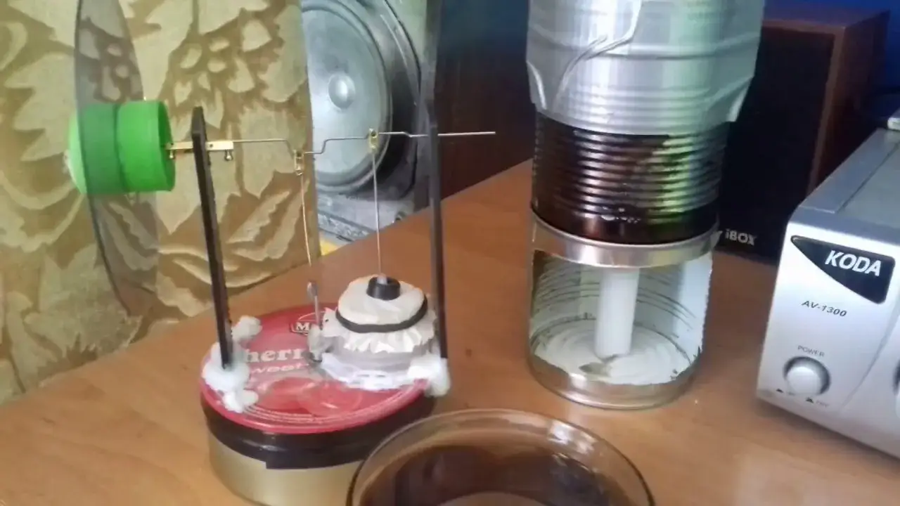 silnik stirlinga z puszek