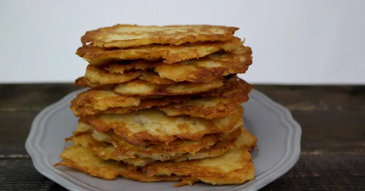 tradycyjne polskie dania jarskie pierogi placki ziemniaczane