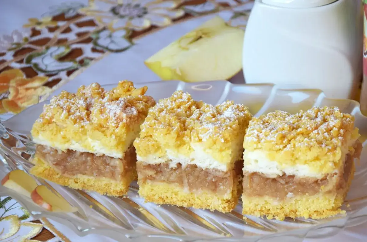 Szarlotka tradycyjna przepis krok po kroku