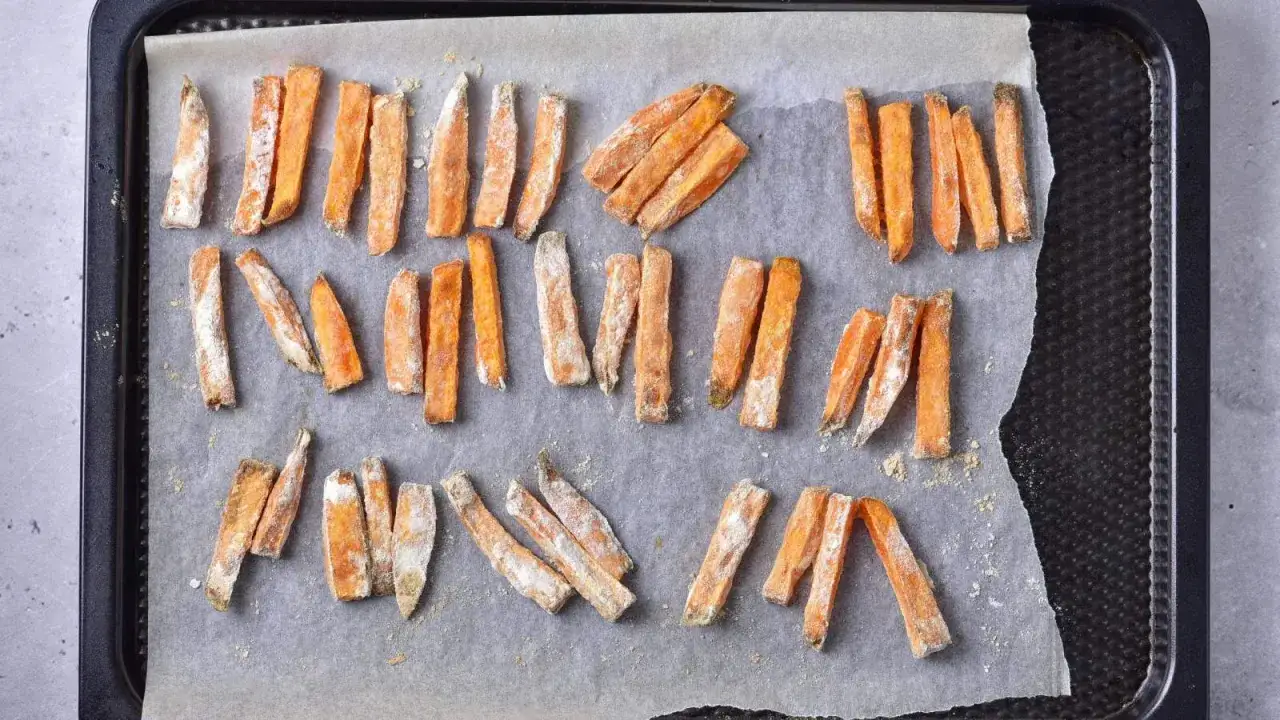 przygotowanie frytek z batat&oacute;w krok po kroku