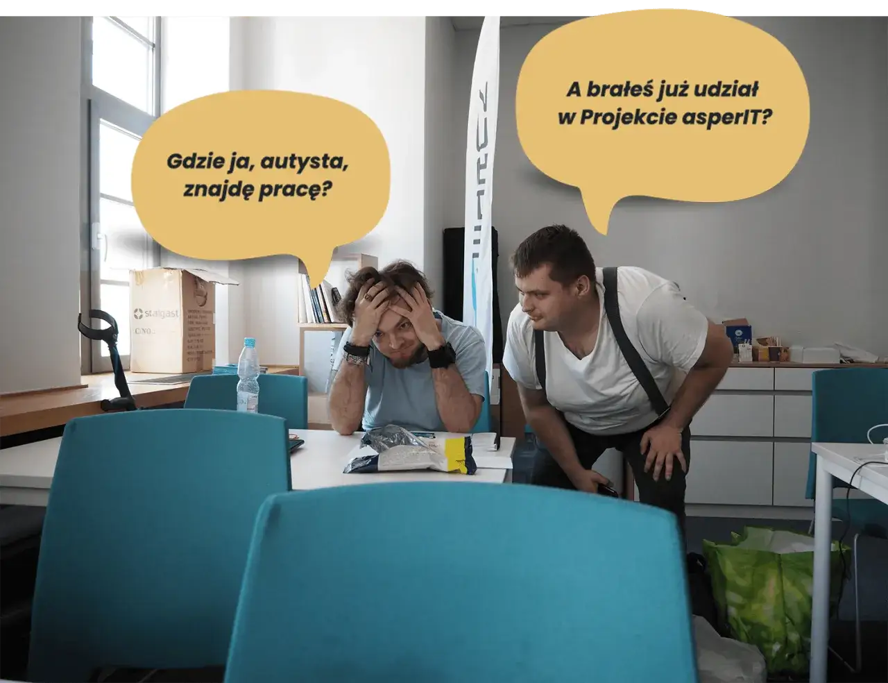 Dorosła osoba z autyzmem w pracy, wsparcie w środowisku zawodowym