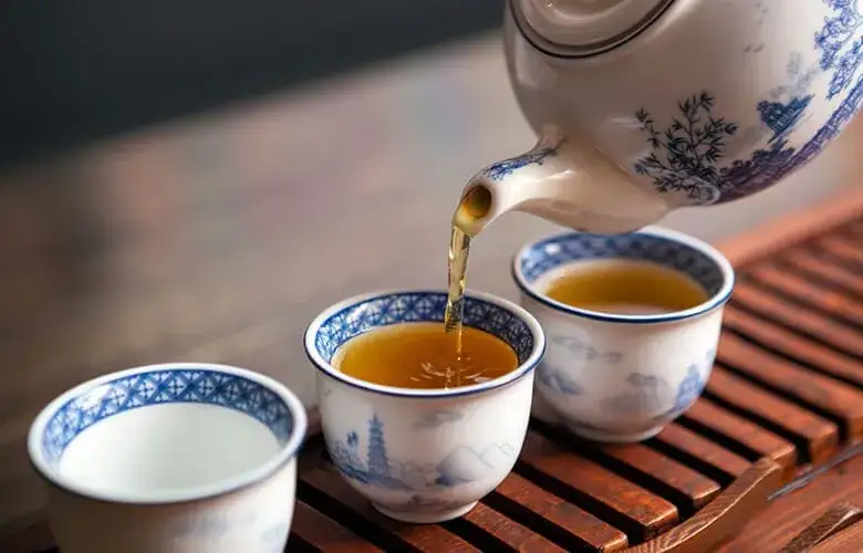 parzenie herbaty ziołowej