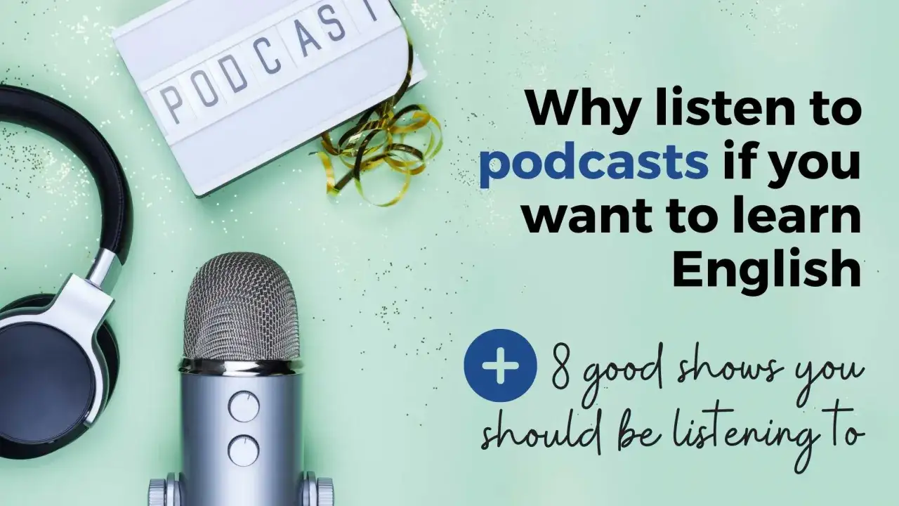 Słuchaj podcast&oacute;w do nauki angielskiego! Słuchawki, mikrofon i napis 