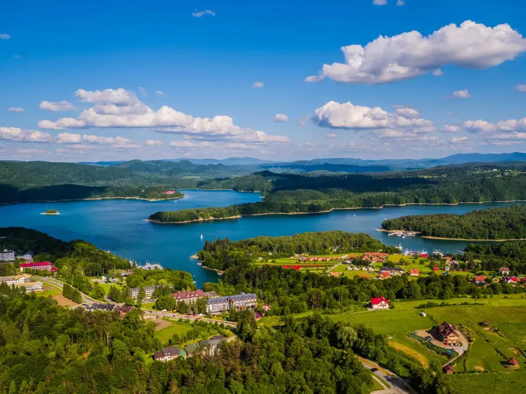 Polańczyk panorama jezioro Solińskie