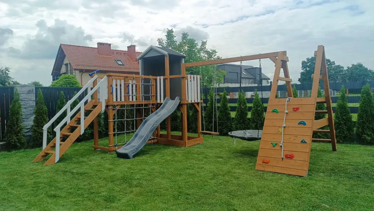 nowoczesny plac zabaw dostępny dla wszystkich