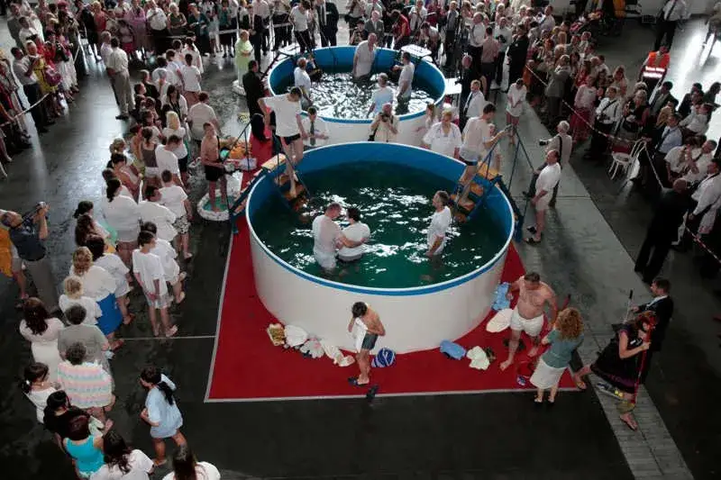 Zdjęcie Czy świadek Jehowy może być z katolikiem? Wyzwania i realia związku