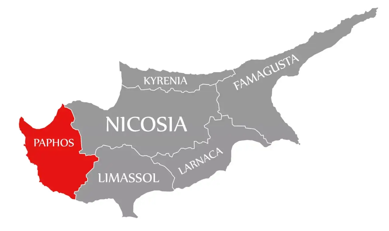 Mapa Cypru z zaznaczonym na czerwono regionem Pafos. Czy do Pafos potrzebny jest paszport?