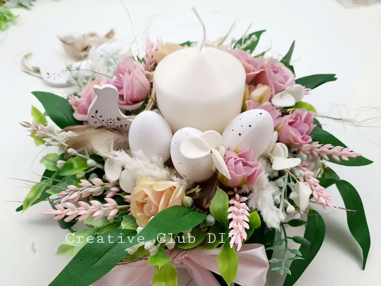 wielkanocny stroik na st&oacute;ł