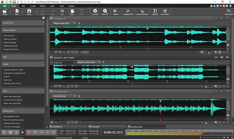 Program do nagrywania dźwięku WavePad wyświetla fale dźwiękowe trzech ścieżek audio.