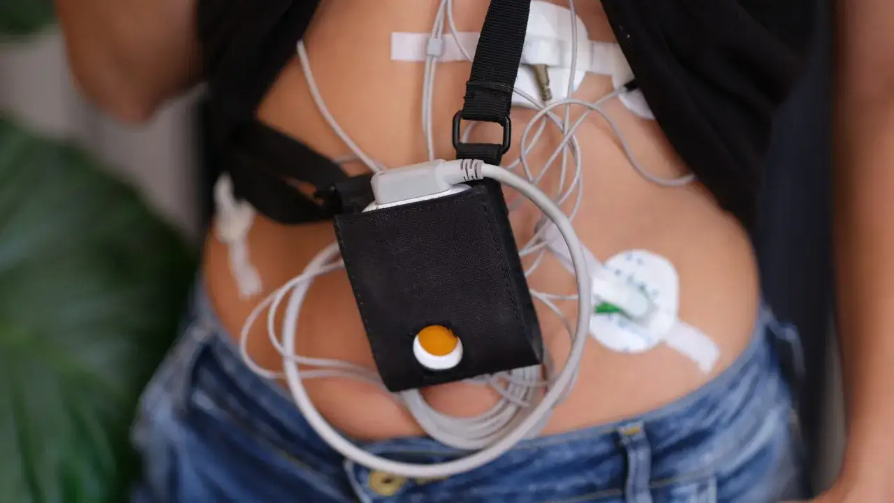 Ubi&oacute;r z Holterem EKG