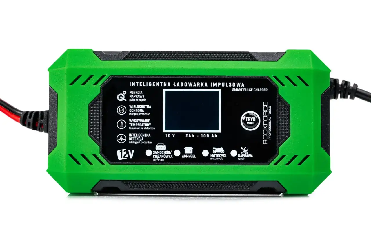 Prostownik mikroprocesorowy do motocykla z wyświetlaczem