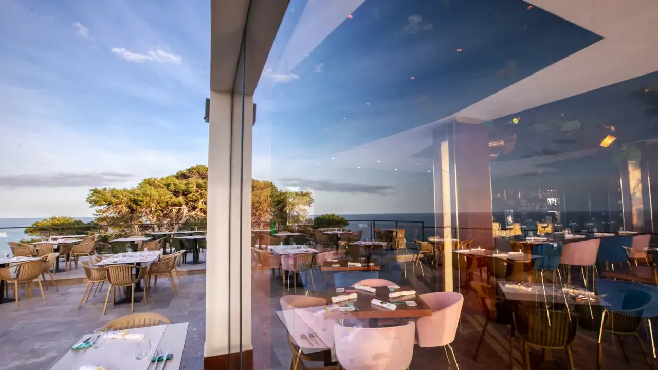 Canopia Habitat Gastronomico terrazza vista mare Mongerbino
