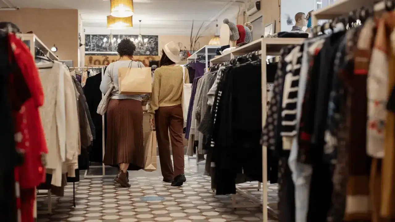 Second hand vintage PRL ubrania lumpeks