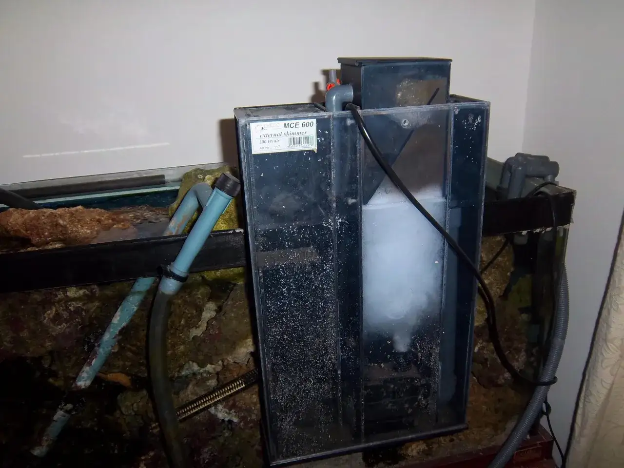 schemat działania odpieniacza białek akwarium morskie