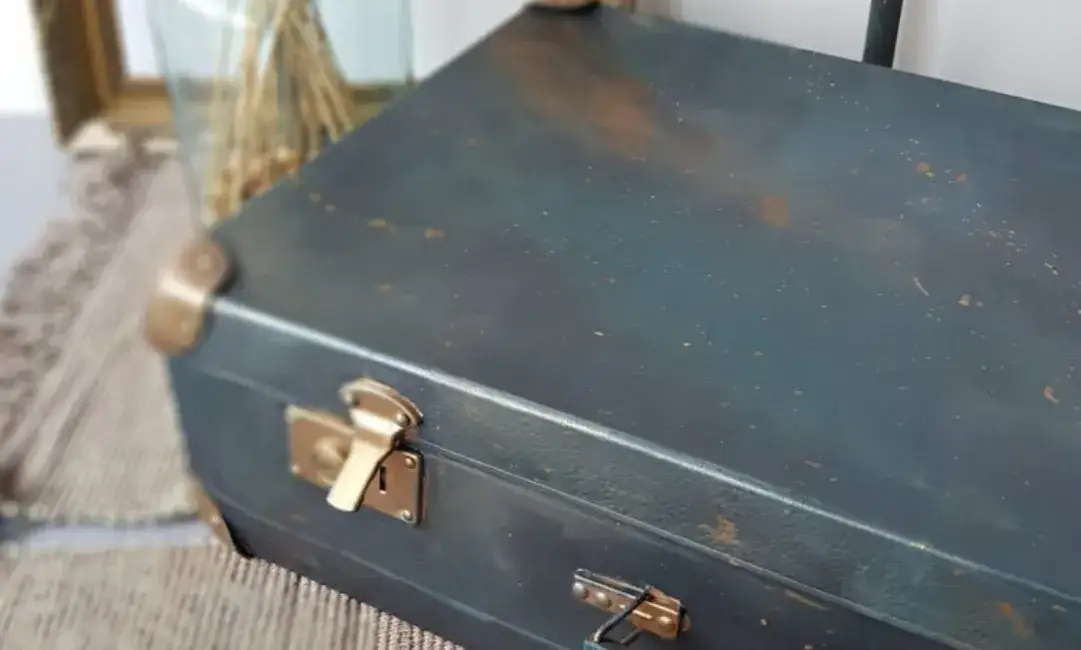 przerobione stare walizki inspiracje