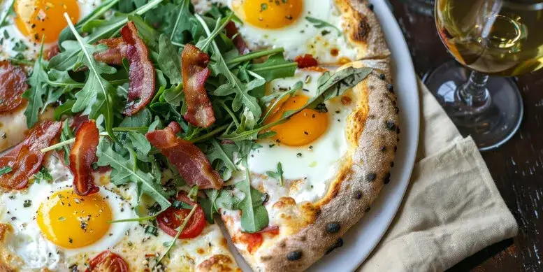 Zdjęcie Kiedy wbić jajko na pizzę, aby uzyskać idealną konsystencję?