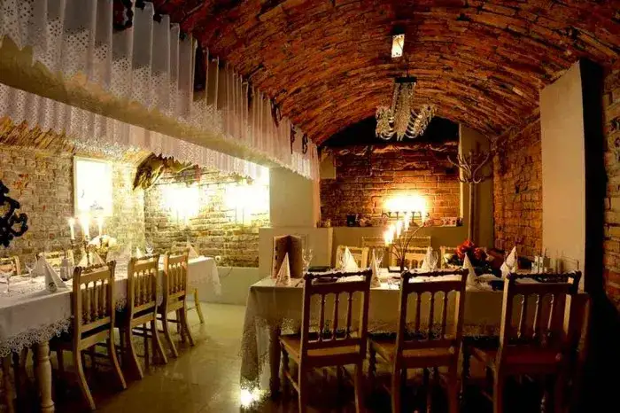 Zdjęcie Gdzie zjeść w Kazimierzu? Odkryj najlepsze lokale na każdą kieszeń