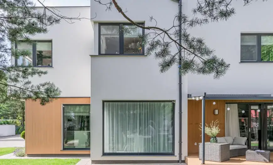 Zdjęcie Na jakiej wysokości okna w domu jednorodzinnym, aby uniknąć błędów?