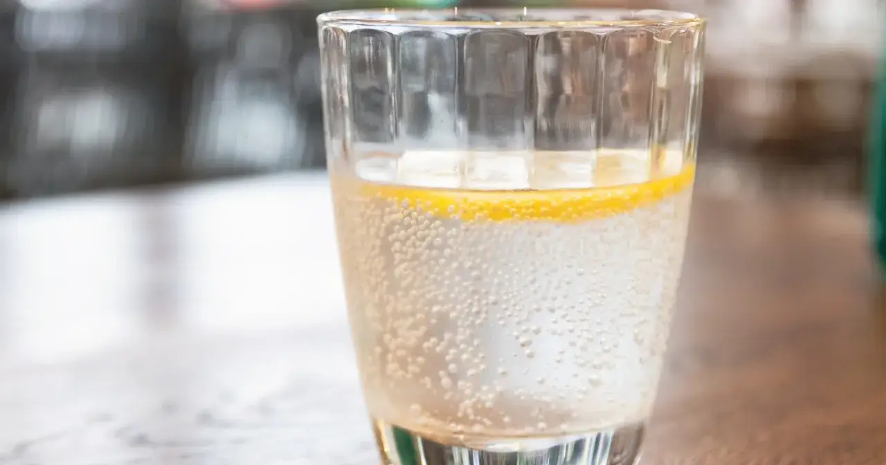 Zdjęcie Czy woda gazowana jest dobra na odchudzanie? Oto co musisz wiedzieć