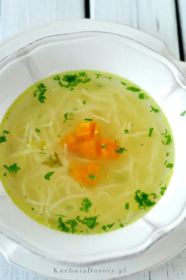 Zdjęcie Czy rosół to zupa? Poznaj prawdę o tym tradycyjnym daniu