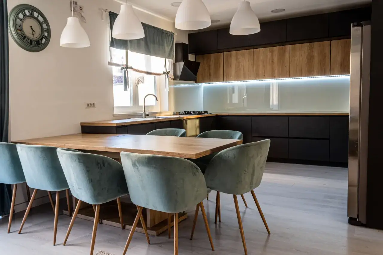 Zdjęcie Jak zrobić stół z blatu kuchennego - proste kroki i porady