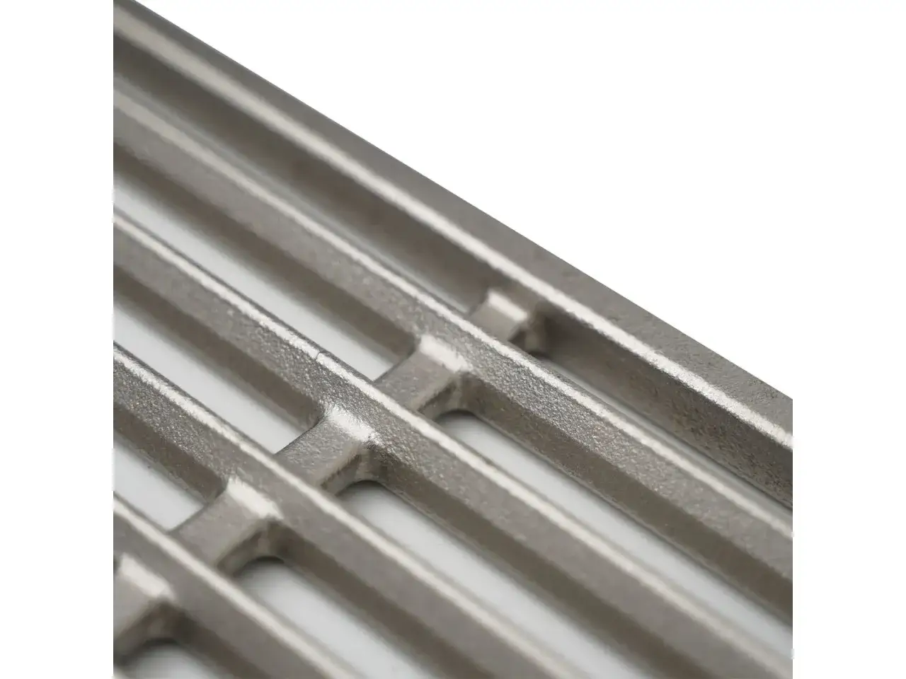 Por&oacute;wnanie rusztu żeliwnego i rusztu ze stali nierdzewnej